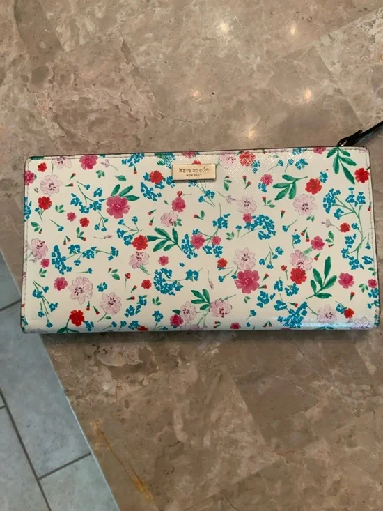 kate spade White Floral Zip Wallet with Multicolor Blooms GUC - Picture 15 of 15